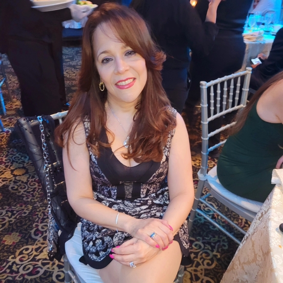 Meet your Posher, Linda - Picture 2 of 2